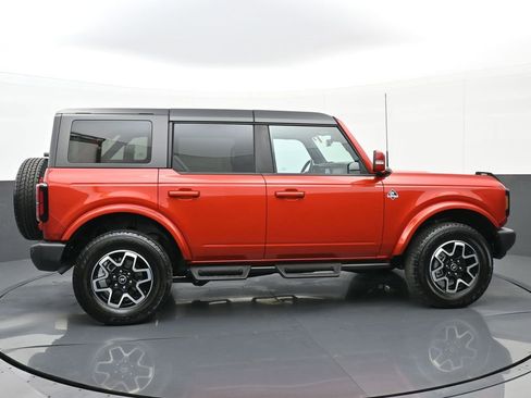 Used 2023 Ford Bronco Outer Banks AWD/4WD image 2
