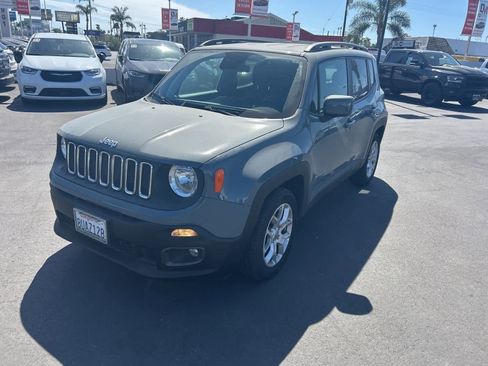 Used 2018 Jeep Renegade Latitude image 2