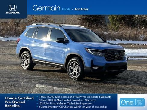 Certified 2025 Honda Passport TrailSport image 1