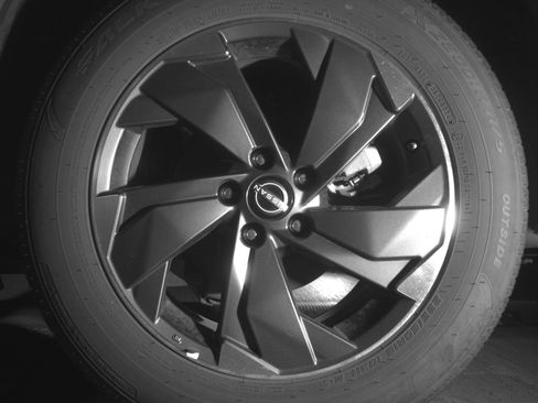 Used 2025 Nissan Rogue SV image 14