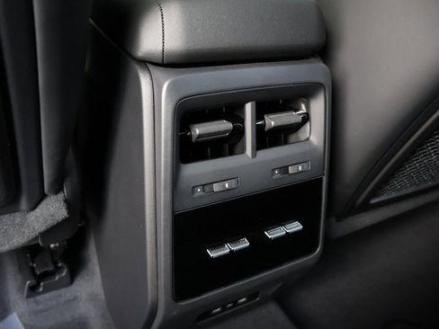 New 2025 Porsche Macan 4S Electric image 22