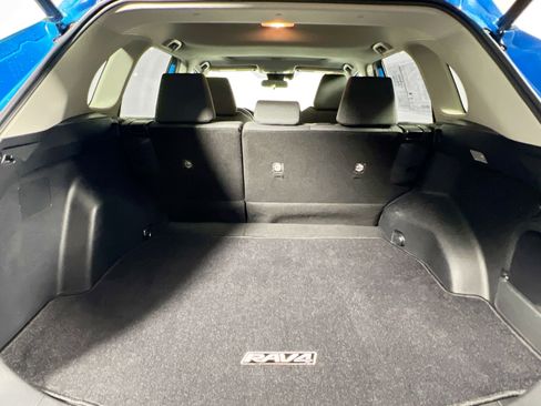 Used 2020 Toyota RAV4 XLE w/ Convenience Package AWD/4WD image 34