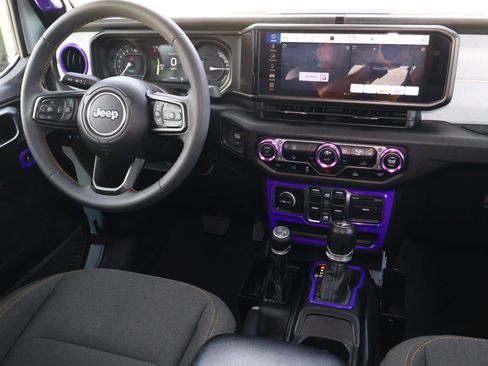 Used 2024 Jeep Wrangler Unlimited AWD/4WD image 10
