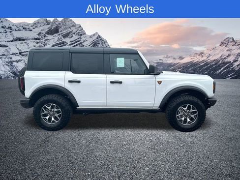 New 2025 Ford Bronco Badlands image 2