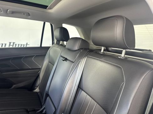 Used 2023 Volkswagen Tiguan SE w/ Panoramic Sunroof Package AWD/4WD image 11