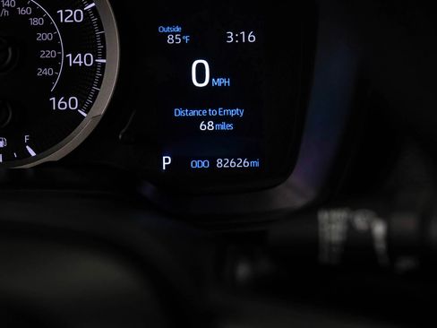 Used 2022 Toyota Corolla LE image 19