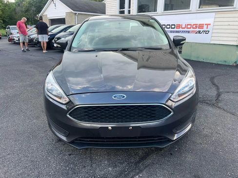 Used 2017 Ford Focus SE image 4