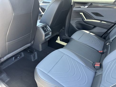 New 2026 Volkswagen Tiguan SE FWD image 13