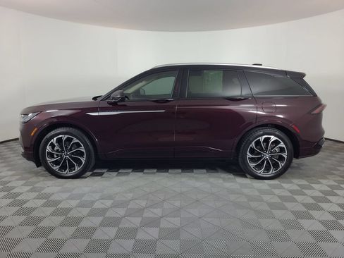 Used 2025 Lincoln Nautilus Reserve AWD/4WD image 6