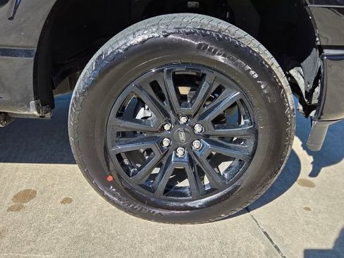 Used 2024 Ford F150 Platinum w/ FX4 Off-Road Package image 12