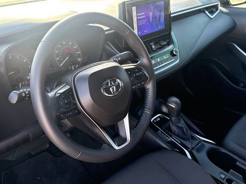 Used 2025 Toyota Corolla SE FWD image 18