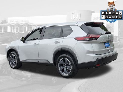 Used 2024 Nissan Rogue SV FWD image 3