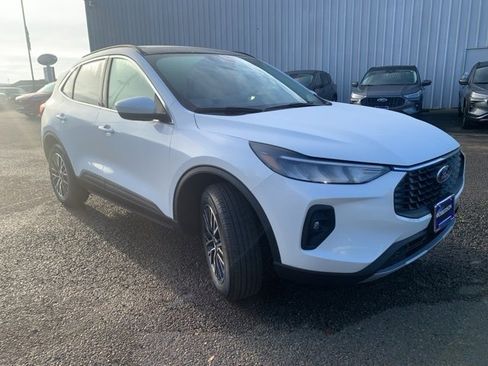 New 2025 Ford Escape Base w/ Class II Trailer Tow Package image 3