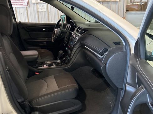 Used 2015 Chevrolet Traverse LT w/ Style and Technology Package image 5