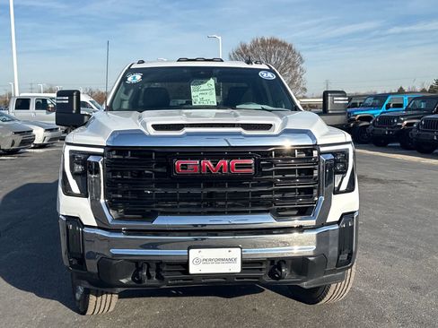 Used 2024 GMC Sierra 2500 Pro w/ Convenience Package image 8