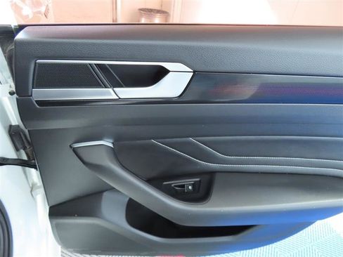 Used 2023 Volkswagen Arteon SEL w/ Arteon MDO Package image 35