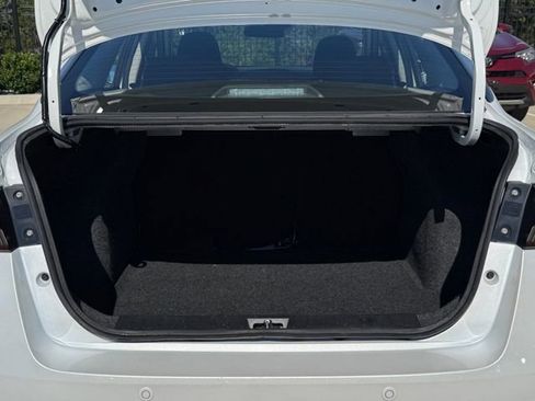 Used 2025 Nissan Versa SV FWD image 28