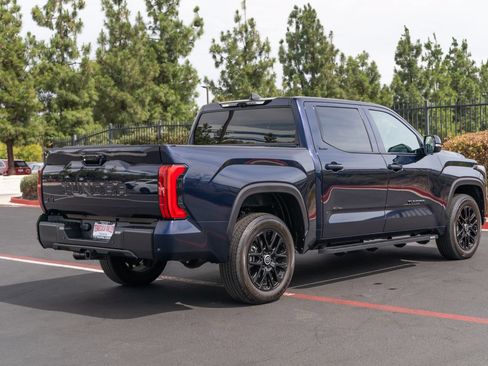 Used 2024 Toyota Tundra Limited AWD/4WD image 12