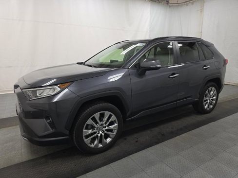 Used 2020 Toyota RAV4 Limited image 3