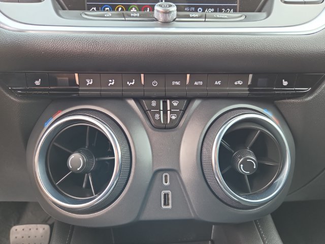 Used 2021 Chevrolet Blazer LT AWD/4WD image 24