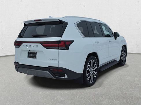 Certified 2022 Lexus LX 600 4WD w/ Luxury Package image 5