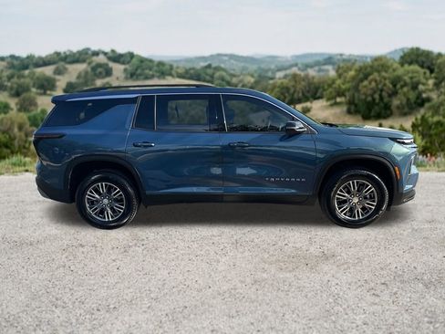 Used 2024 Chevrolet Traverse LT FWD image 11