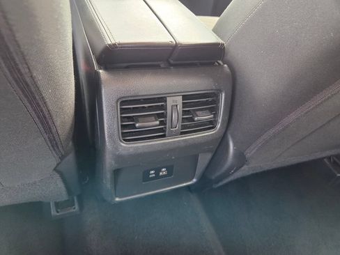Used 2022 Nissan Rogue SV FWD image 7