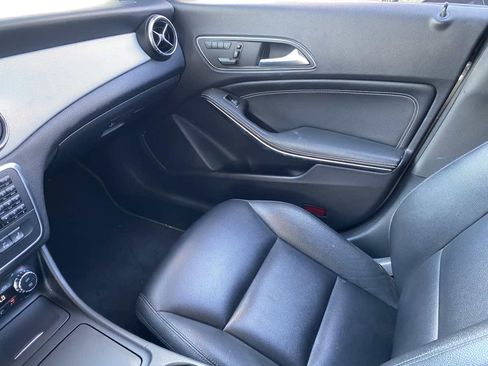 Used 2014 Mercedes-Benz CLA 250 image 28