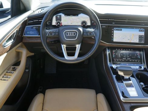 Used 2019 Audi Q8 Prestige w/ Luxury Package image 15