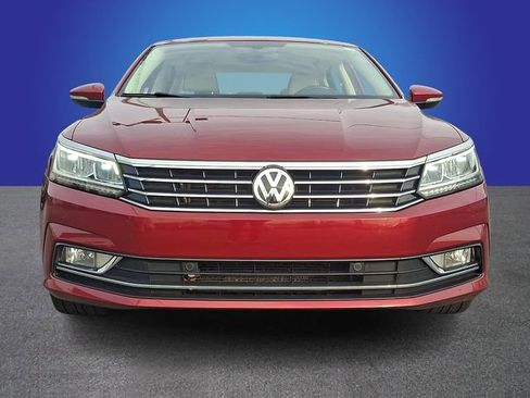 Used 2018 Volkswagen Passat 2.0T SE image 2