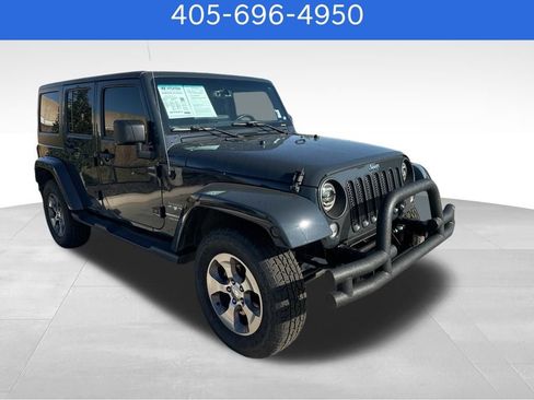 Used 2018 Jeep Wrangler Unlimited Sahara w/ Connectivity Group image 3