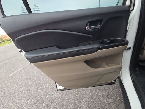 Used 2021 Honda Pilot EX image 14