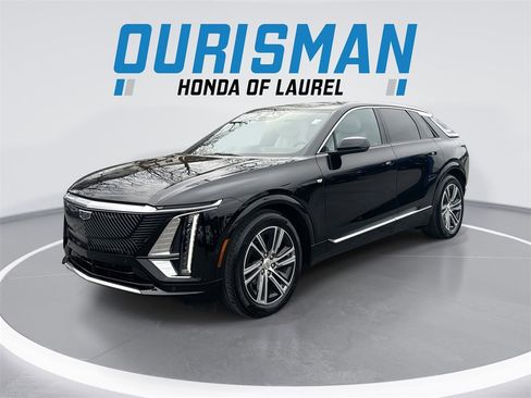 Used 2024 Cadillac Lyriq Luxury w/ LPO, Floor Liner Package image 1