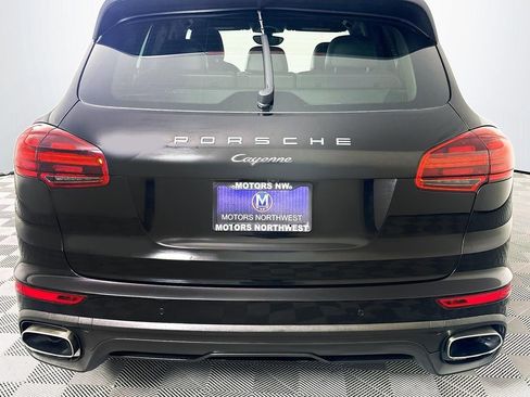 Used 2017 Porsche Cayenne Platinum Edition image 12