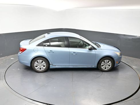 Used 2012 Chevrolet Cruze LS FWD image 36