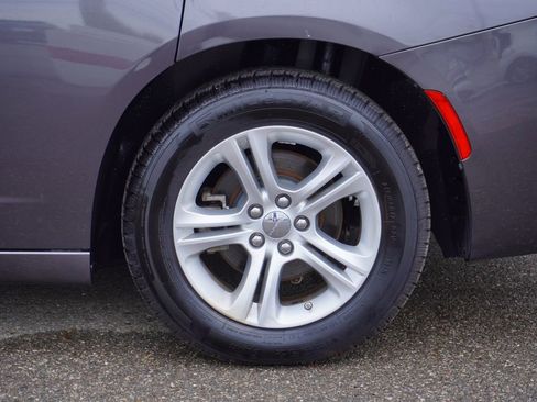 Used 2022 Dodge Charger SXT w/ Leather Interior Group image 11