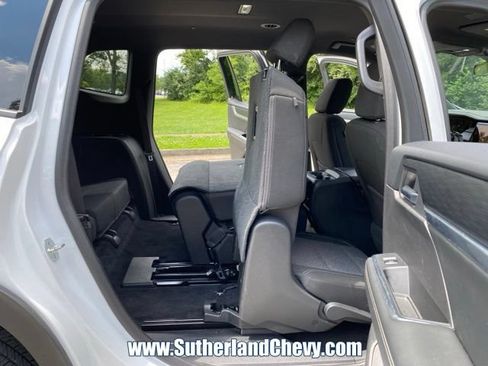 Used 2025 GMC Acadia Elevation FWD image 41