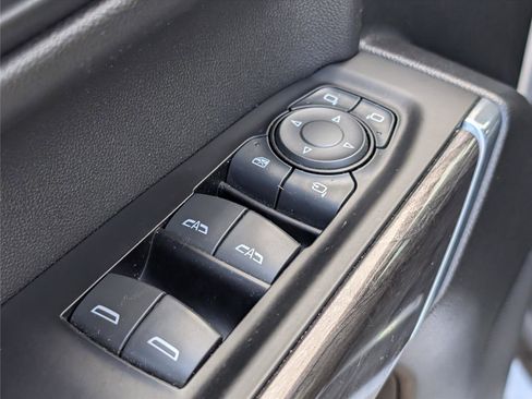 Used 2019 Chevrolet Silverado 1500 LTZ w/ LTZ Convenience Package image 16