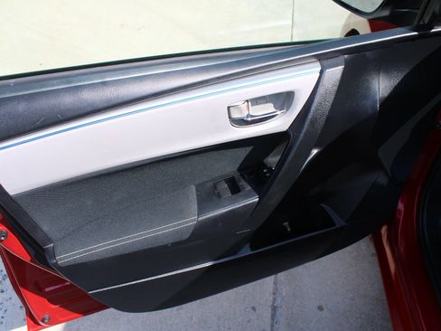 Used 2015 Toyota Corolla LE FWD image 13