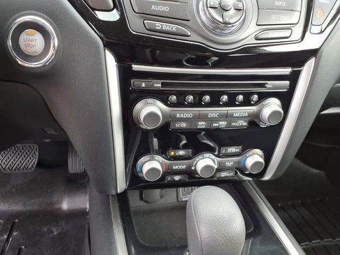 Certified 2019 Nissan Pathfinder S FWD image 11