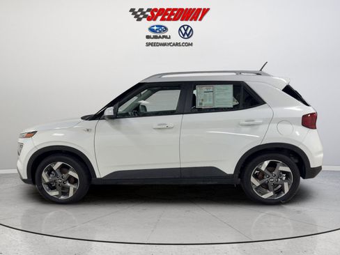 Used 2025 Hyundai Venue SEL FWD image 10