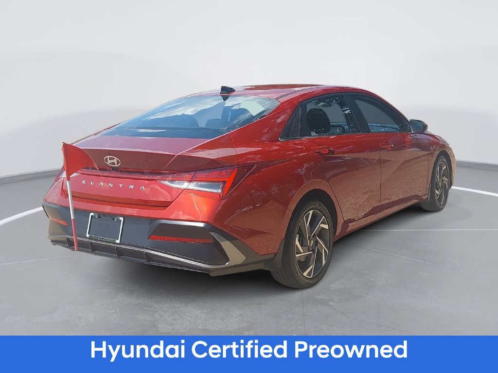 Certified 2025 Hyundai Elantra SEL FWD image 5