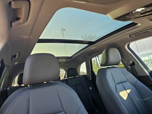 Certified 2025 Audi Q5 Premium w/ Convenience Package AWD/4WD image 3