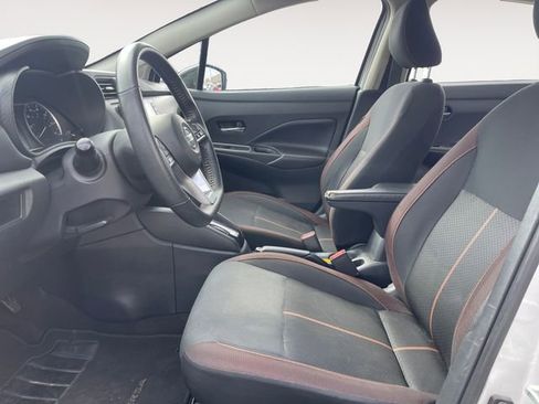 Used 2022 Nissan Versa SR w/ Trunk Package image 9