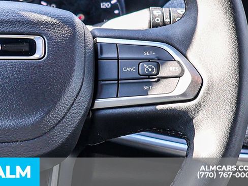 Used 2025 Jeep Compass Latitude AWD/4WD image 35