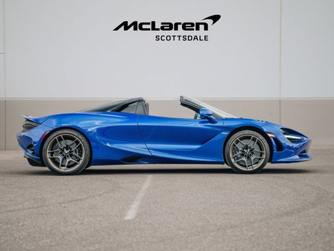 Used 2024 McLaren 750S Spider image 12