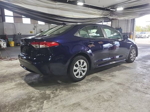 Used 2021 Toyota Corolla LE image 7