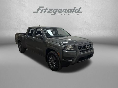 Used 2025 Nissan Frontier SV w/ Tow Package RWD image 8