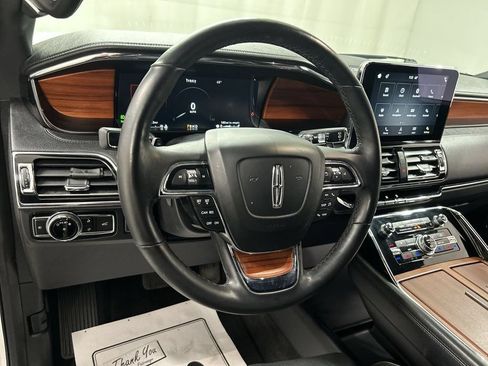 Used 2018 Lincoln Navigator Reserve AWD/4WD image 4