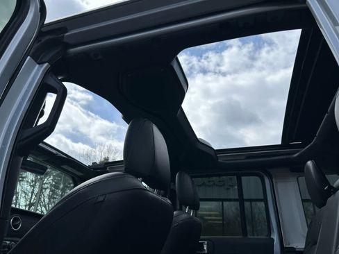 Used 2023 Jeep Wrangler Sahara w/ Cold Weather Group image 16